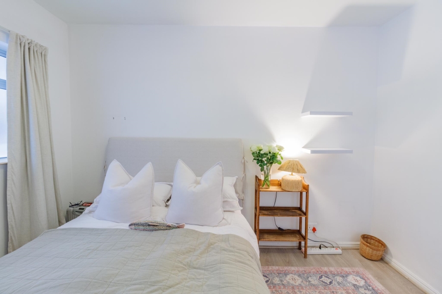 To Let 2 Bedroom Property for Rent in Bantry Bay Western Cape